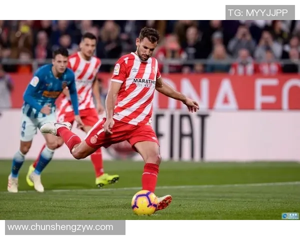 南京足球队强势领跑足球状态排行榜展现卓越实力与团队凝聚力 南京足球队强势领跑足球状态排行榜展现卓越实力与团队凝聚力